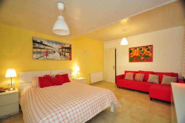 #4089 - Villa Paradise | Holiday Rentals | Hello Homes Sitges