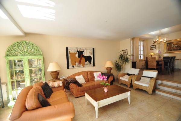 #4092 - Villa Paradise | Holiday Rentals | Hello Homes Sitges