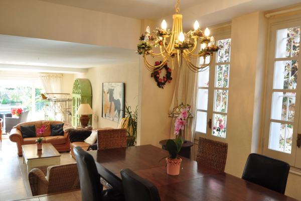 #4094 - Villa Paradise | Holiday Rentals | Hello Homes Sitges