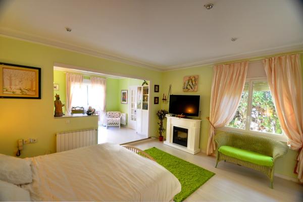 #4099 - Villa Paradise | Holiday Rentals | Hello Homes Sitges