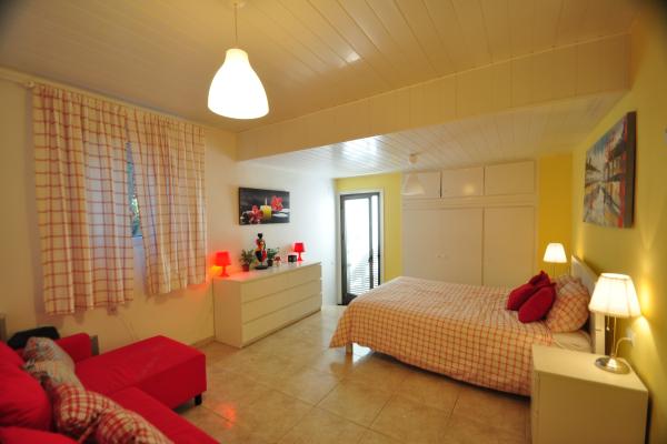 #4100 - Villa Paradise | Holiday Rentals | Hello Homes Sitges