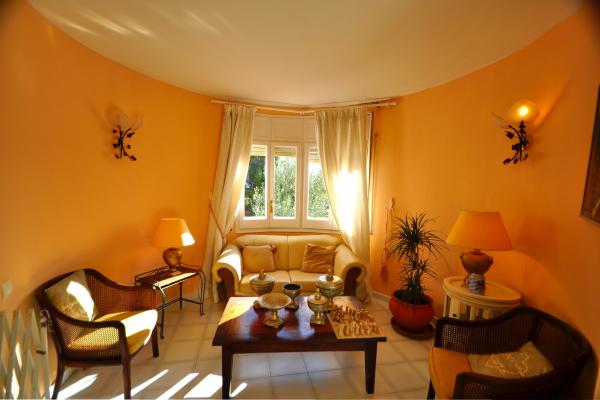 #4103 - Villa Paradise | Holiday Rentals | Hello Homes Sitges