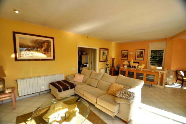 #4104 - Villa Paradise | Holiday Rentals | Hello Homes Sitges