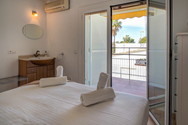 #41106 - Arlene apartment | Holiday Rentals | Hello Homes Sitges