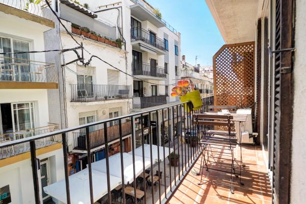 #42296 - Pura Vida Apartment | Ferieudlejning | Hello Homes Sitges