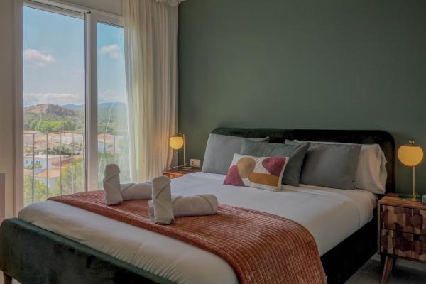 #42328 - Villa Riera | Holiday Rentals | Hello Homes Sitges