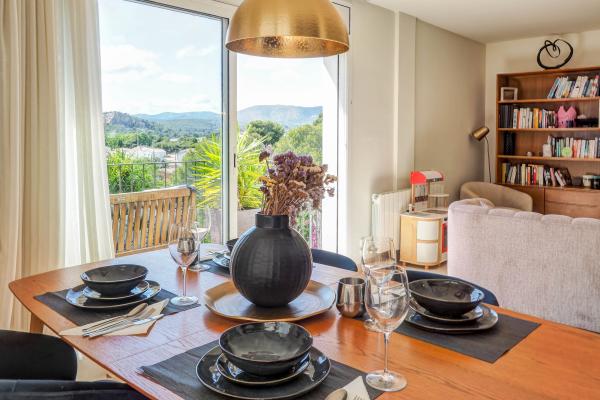 #42361 - Villa Riera | Holiday Rentals | Hello Homes Sitges