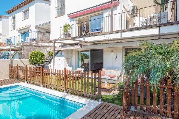 #42367 - Villa Riera | Holiday Rentals | Hello Homes Sitges