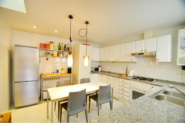 #4342 - Renovated old town-house | Vakantieverhuur | Hello Homes Sitges