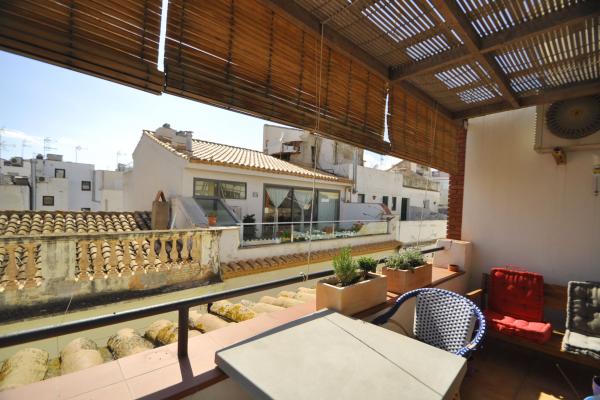 #4345 - Renovated old town-house | Vakantieverhuur | Hello Homes Sitges