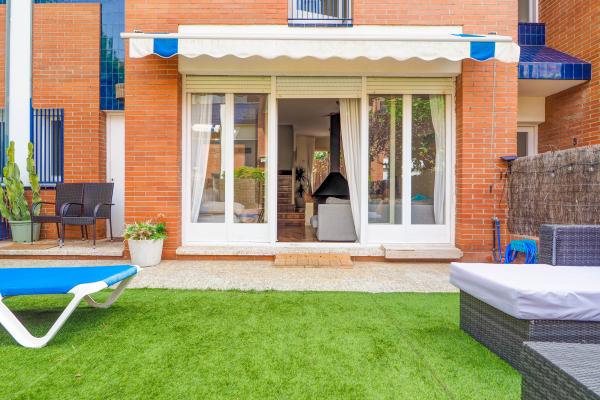#44380 - Ocean Spirit House | Holiday Rentals | Hello Homes Sitges