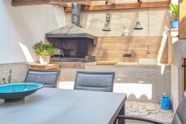 #44506 - Villa Riera | Holiday Rentals | Hello Homes Sitges