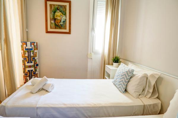 #45301 - Golden Sands | Holiday Rentals | Hello Homes Sitges