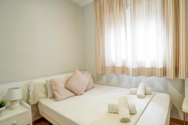 #45309 - Golden Sands | Holiday Rentals | Hello Homes Sitges