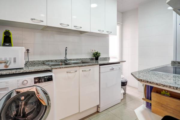 #45312 - Golden Sands | Holiday Rentals | Hello Homes Sitges