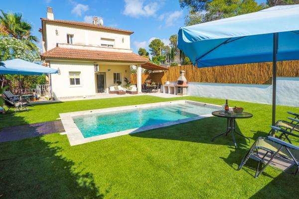 #45342 - Villa Claudia | Holiday Rentals | Hello Homes Sitges