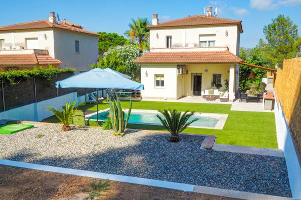 #45343 - Villa Claudia | Holiday Rentals | Hello Homes Sitges