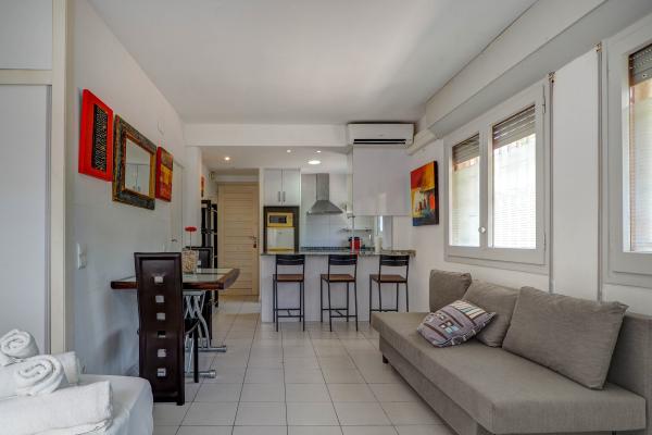 #46376 - Los Globos Studio | Ferieudlejning | Hello Homes Sitges