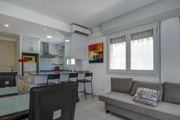 #46377 - Los Globos Studio | Ferieudlejning | Hello Homes Sitges