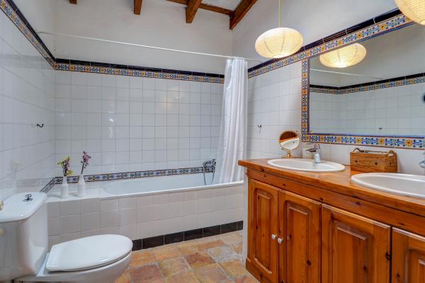 #47622 - Masia Palou Alt | Holiday Rentals | Hello Homes Sitges