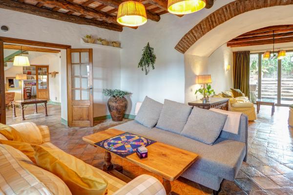 #47662 - Masia Palou Alt | Holiday Rentals | Hello Homes Sitges