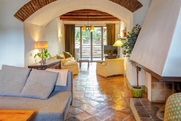 #47663 - Masia Palou Alt | Holiday Rentals | Hello Homes Sitges