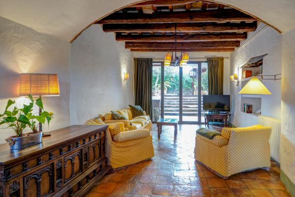 #47665 - Masia Palou Alt | Holiday Rentals | Hello Homes Sitges