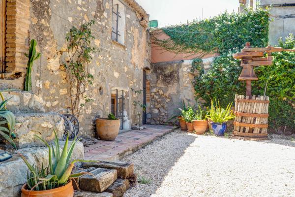 #47972 - Masia Palou Alt | Holiday Rentals | Hello Homes Sitges