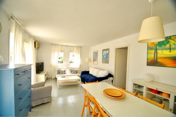 #4883 - MARINA APARTMENT | Holiday Rentals | Hello Homes Sitges