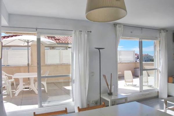 #4895 - MARINA APARTMENT | Holiday Rentals | Hello Homes Sitges