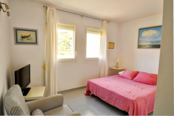 #4896 - MARINA APARTMENT | Holiday Rentals | Hello Homes Sitges