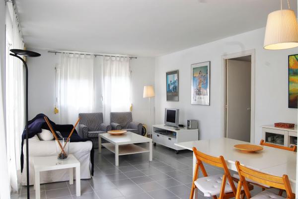 #4900 - MARINA APARTMENT | Holiday Rentals | Hello Homes Sitges