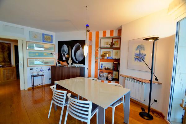 #4989 - WATER FRONT DUPLEX | Holiday Rentals | Hello Homes Sitges