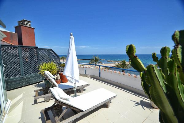 #4991 - WATER FRONT DUPLEX | Holiday Rentals | Hello Homes Sitges
