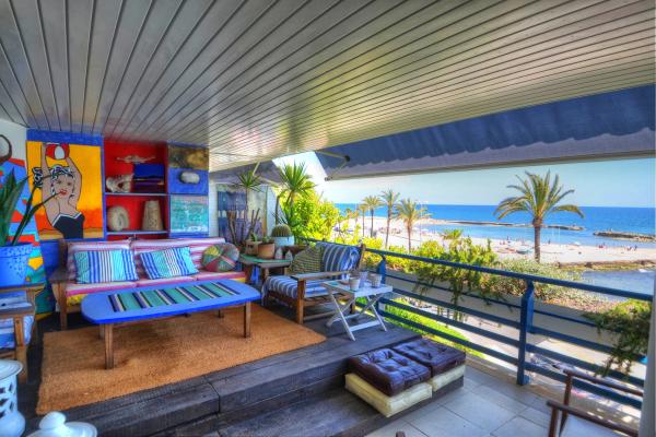 #4994 - WATER FRONT DUPLEX | Holiday Rentals | Hello Homes Sitges