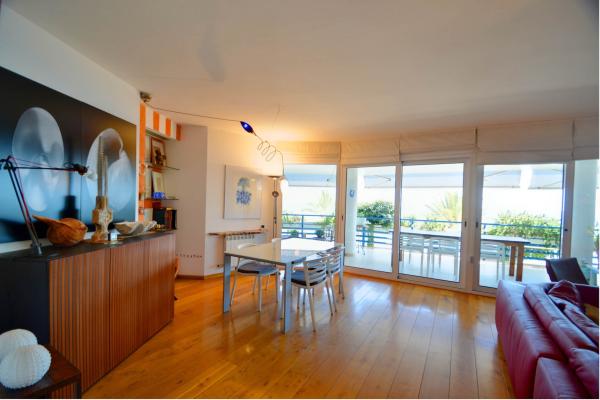 #4997 - WATER FRONT DUPLEX | Holiday Rentals | Hello Homes Sitges