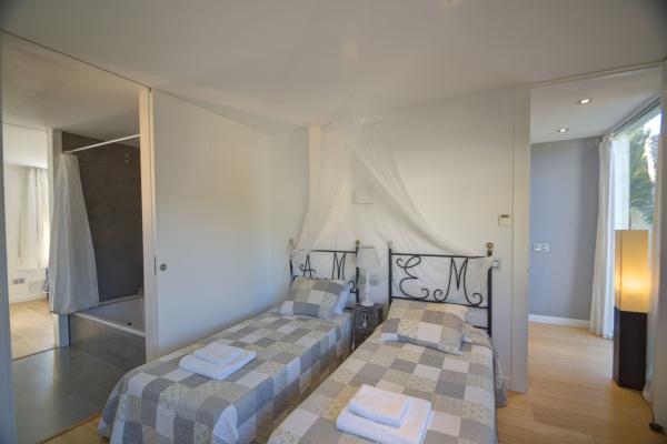 #5185 - Villa Tarantino | Holiday Rentals | Hello Homes Sitges