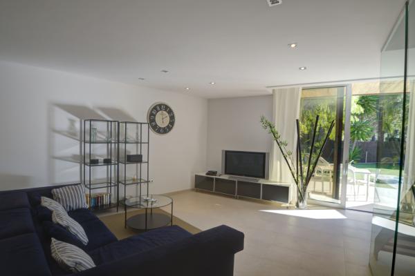 #5187 - Villa Tarantino | Holiday Rentals | Hello Homes Sitges