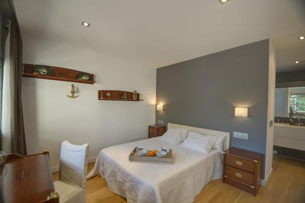 #5190 - Villa Tarantino | Holiday Rentals | Hello Homes Sitges