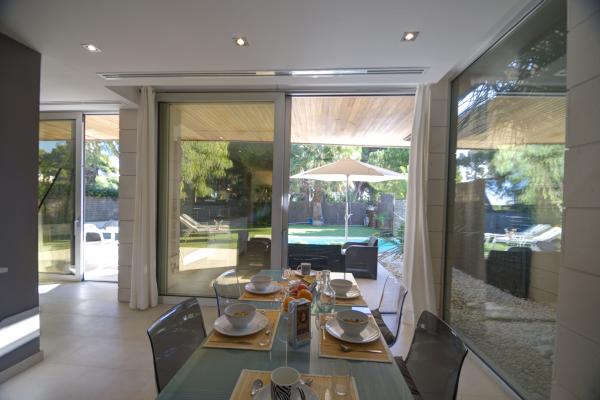 #5196 - Villa Tarantino | Holiday Rentals | Hello Homes Sitges