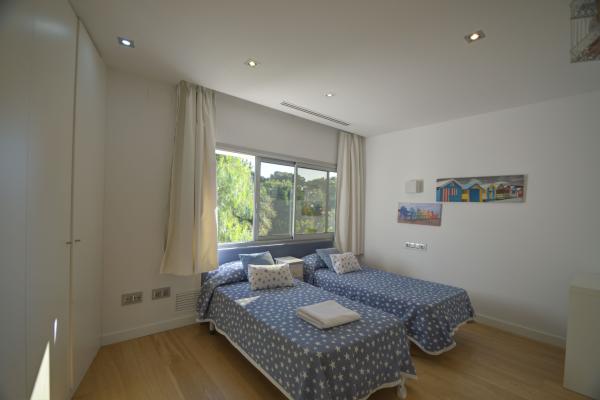 #5198 - Villa Tarantino | Holiday Rentals | Hello Homes Sitges