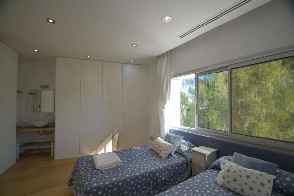 #5200 - Villa Tarantino | Holiday Rentals | Hello Homes Sitges
