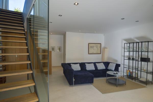 #5204 - Villa Tarantino | Holiday Rentals | Hello Homes Sitges