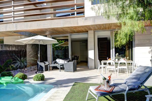 #5210 - Villa Tarantino | Holiday Rentals | Hello Homes Sitges