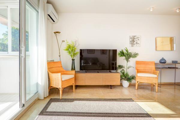#52344 - Ocean Skyline Penthouse | Lomavuokraus | Hello Homes Sitges