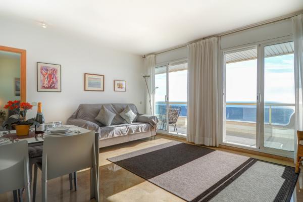 #52363 - Ocean Skyline Penthouse | Lomavuokraus | Hello Homes Sitges