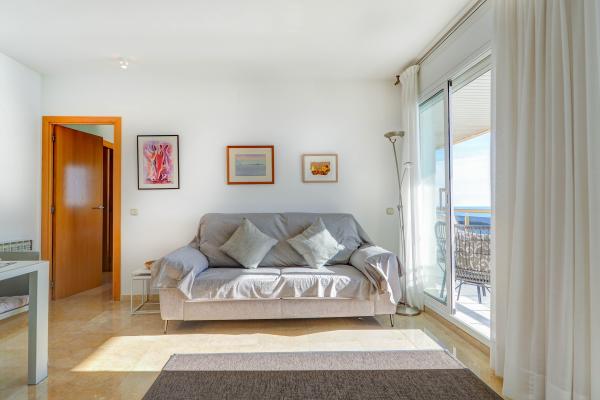 #52364 - Ocean Skyline Penthouse | Lomavuokraus | Hello Homes Sitges