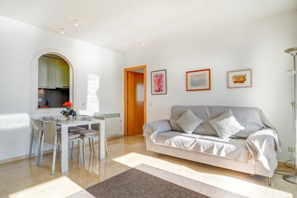 #52365 - Ocean Skyline Penthouse | Lomavuokraus | Hello Homes Sitges