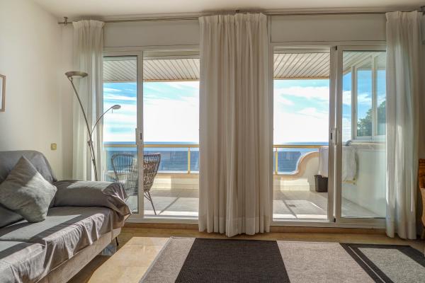 #52366 - Ocean Skyline Penthouse | Lomavuokraus | Hello Homes Sitges