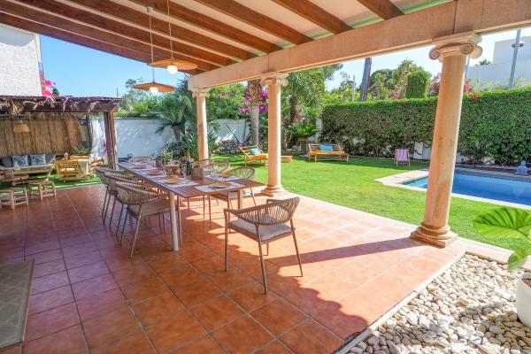 #52520 - Villa Nirvana | Holiday Rentals | Hello Homes Sitges